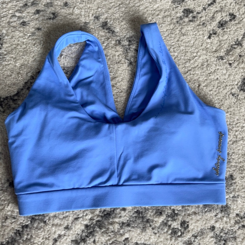 Never worn! Gymshark x Whitney Simmons V2 Small